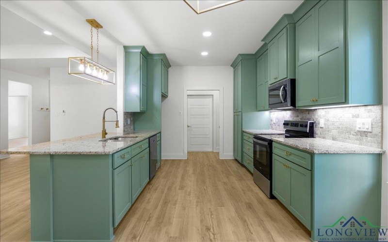 1674 Russell Drive, Longview, TX 75602, 4 Habitaciones Habitaciones , ,2 BañosBaños,Residential,En Venta,1674 Russell Drive,0,20256401