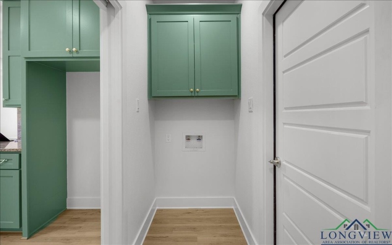 1674 Russell Drive, Longview, TX 75602, 4 Habitaciones Habitaciones , ,2 BañosBaños,Residential,En Venta,1674 Russell Drive,0,20256401