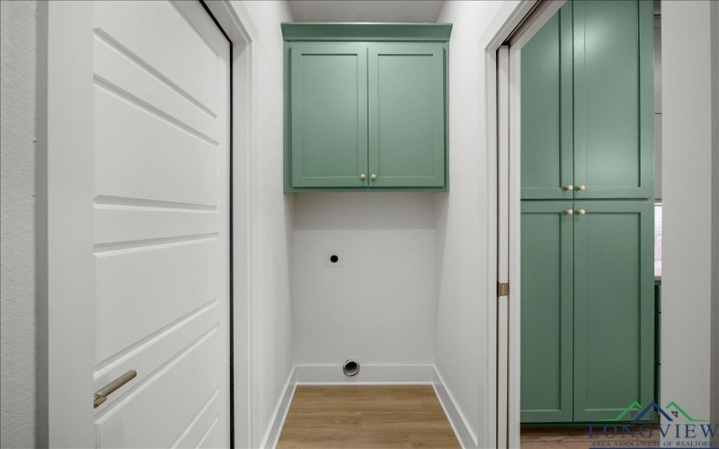 1674 Russell Drive, Longview, TX 75602, 4 Habitaciones Habitaciones , ,2 BañosBaños,Residential,En Venta,1674 Russell Drive,0,20256401