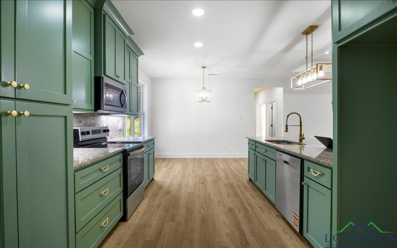 1674 Russell Drive, Longview, TX 75602, 4 Habitaciones Habitaciones , ,2 BañosBaños,Residential,En Venta,1674 Russell Drive,0,20256401