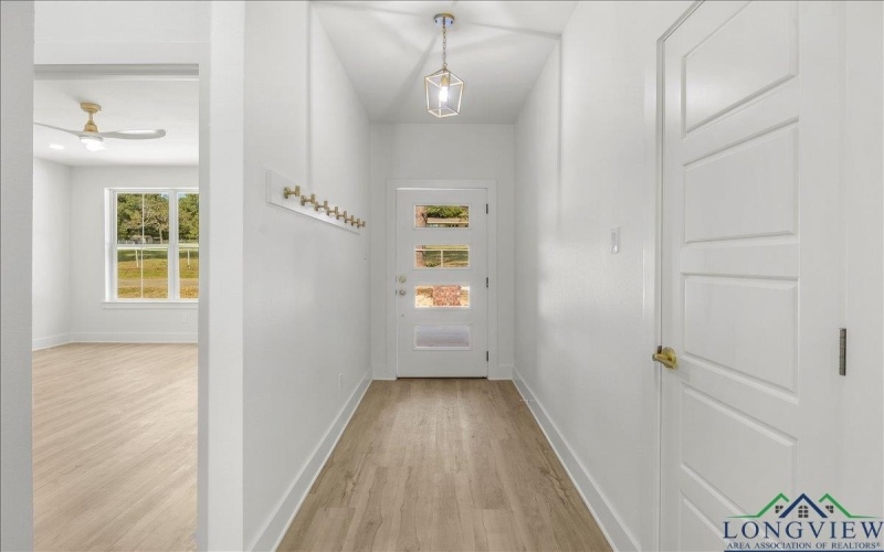 1674 Russell Drive, Longview, TX 75602, 4 Habitaciones Habitaciones , ,2 BañosBaños,Residential,En Venta,1674 Russell Drive,0,20256401