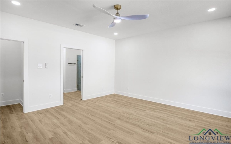 1674 Russell Drive, Longview, TX 75602, 4 Habitaciones Habitaciones , ,2 BañosBaños,Residential,En Venta,1674 Russell Drive,0,20256401