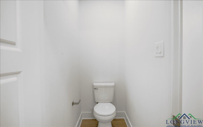 1674 Russell Drive, Longview, TX 75602, 4 Habitaciones Habitaciones , ,2 BañosBaños,Residential,En Venta,1674 Russell Drive,0,20256401