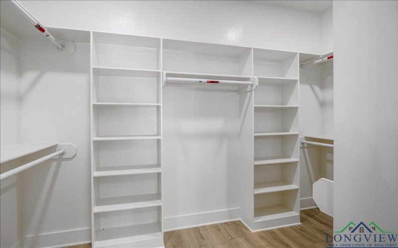 1674 Russell Drive, Longview, TX 75602, 4 Habitaciones Habitaciones , ,2 BañosBaños,Residential,En Venta,1674 Russell Drive,0,20256401