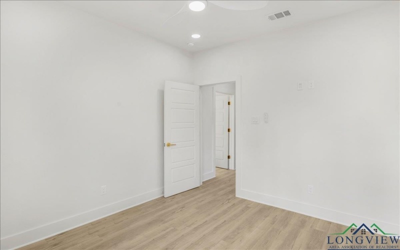 1674 Russell Drive, Longview, TX 75602, 4 Habitaciones Habitaciones , ,2 BañosBaños,Residential,En Venta,1674 Russell Drive,0,20256401