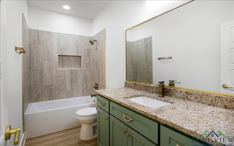 1674 Russell Drive, Longview, TX 75602, 4 Habitaciones Habitaciones , ,2 BañosBaños,Residential,En Venta,1674 Russell Drive,0,20256401