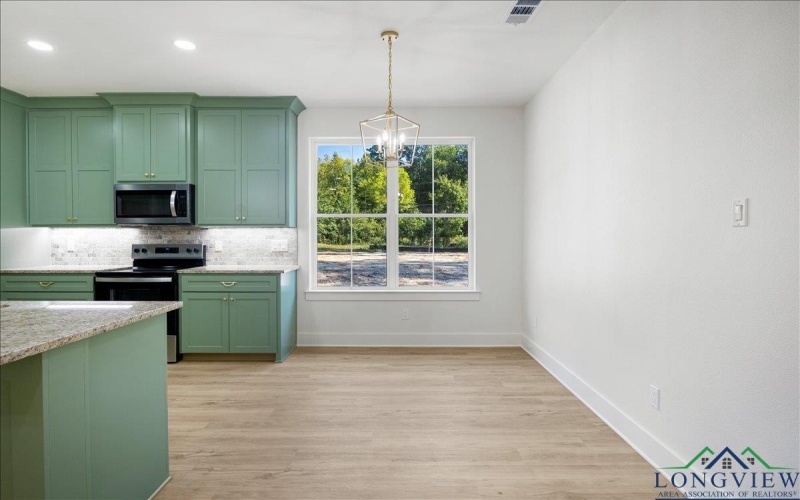 1674 Russell Drive, Longview, TX 75602, 4 Habitaciones Habitaciones , ,2 BañosBaños,Residential,En Venta,1674 Russell Drive,0,20256401