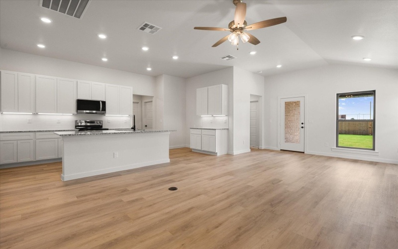 7219 8th Street, Lubbock, TX 79416, 4 Bedrooms Bedrooms, ,2 BathroomsBathrooms,Residential,For Sale,7219 8th Street,0,202560601