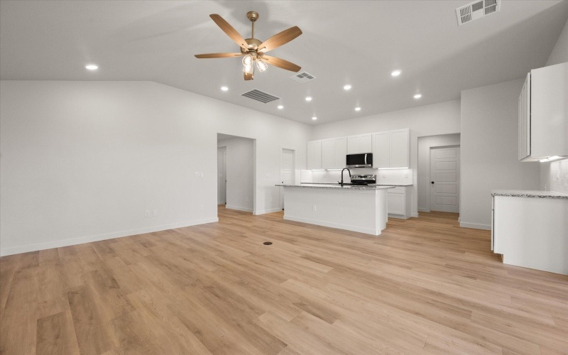 7219 8th Street, Lubbock, TX 79416, 4 Bedrooms Bedrooms, ,2 BathroomsBathrooms,Residential,For Sale,7219 8th Street,0,202560601