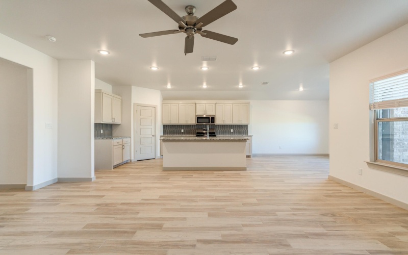 614 E 13th Street, Wolfforth, TX 79382, 4 Habitaciones Habitaciones , ,3 BañosBaños,Residential,En Venta,614 E 13th Street,0,202560606