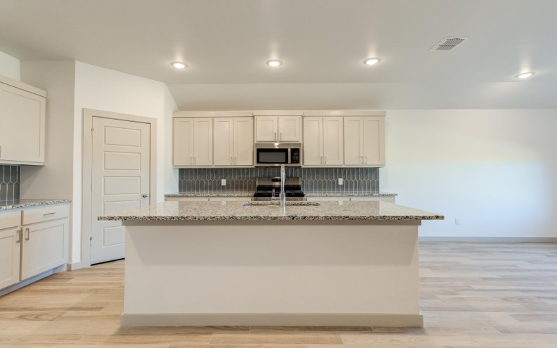 614 E 13th Street, Wolfforth, TX 79382, 4 Habitaciones Habitaciones , ,3 BañosBaños,Residential,En Venta,614 E 13th Street,0,202560606