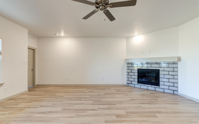 614 E 13th Street, Wolfforth, TX 79382, 4 Habitaciones Habitaciones , ,3 BañosBaños,Residential,En Venta,614 E 13th Street,0,202560606