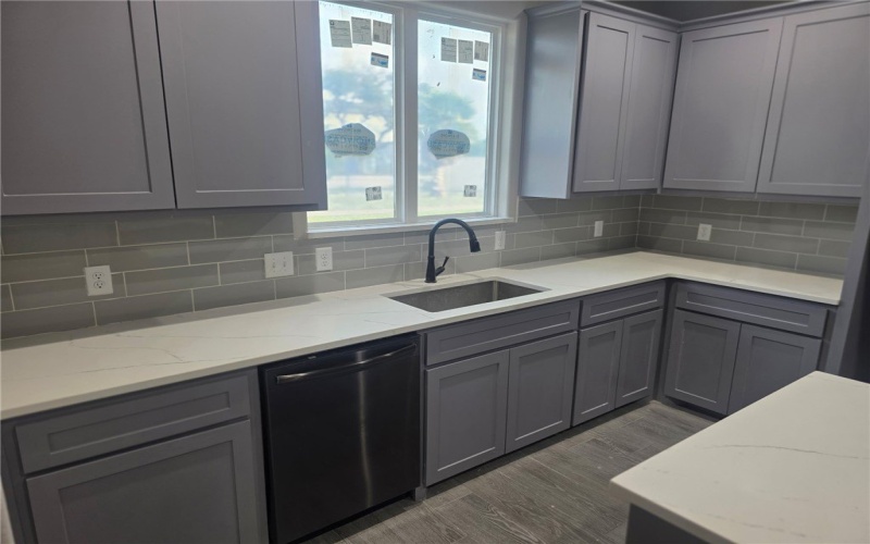 714 Mereet Drive, Corpus Christi, TX 78418, 4 Habitaciones Habitaciones , ,3 BañosBaños,Residential,En Venta,714 Mereet Drive,0,465061