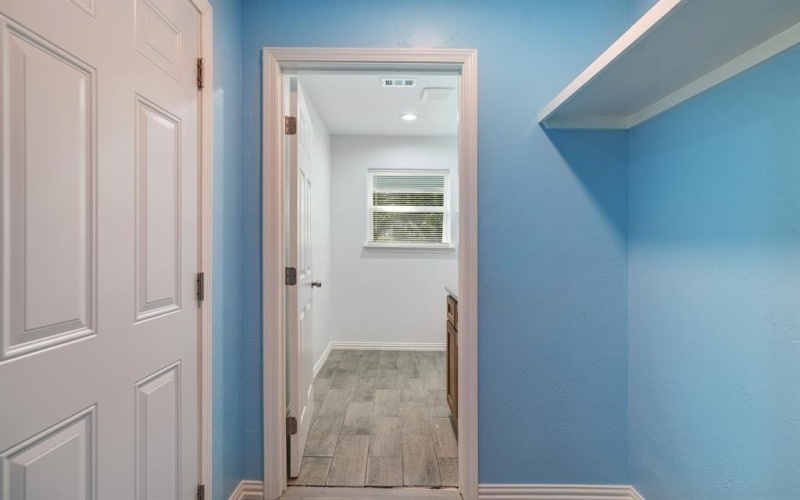 610 W Austin Street, Paris, TX 75460, 3 Habitaciones Habitaciones , ,2 BañosBaños,Residential,En Venta,610 W Austin Street,0,21061512