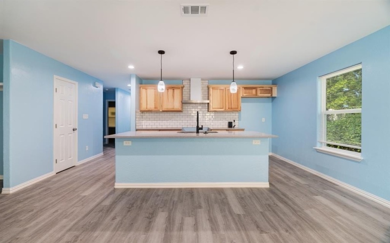 610 W Austin Street, Paris, TX 75460, 3 Habitaciones Habitaciones , ,2 BañosBaños,Residential,En Venta,610 W Austin Street,0,21061512