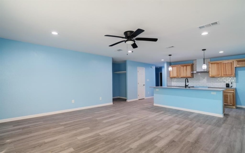 610 W Austin Street, Paris, TX 75460, 3 Habitaciones Habitaciones , ,2 BañosBaños,Residential,En Venta,610 W Austin Street,0,21061512