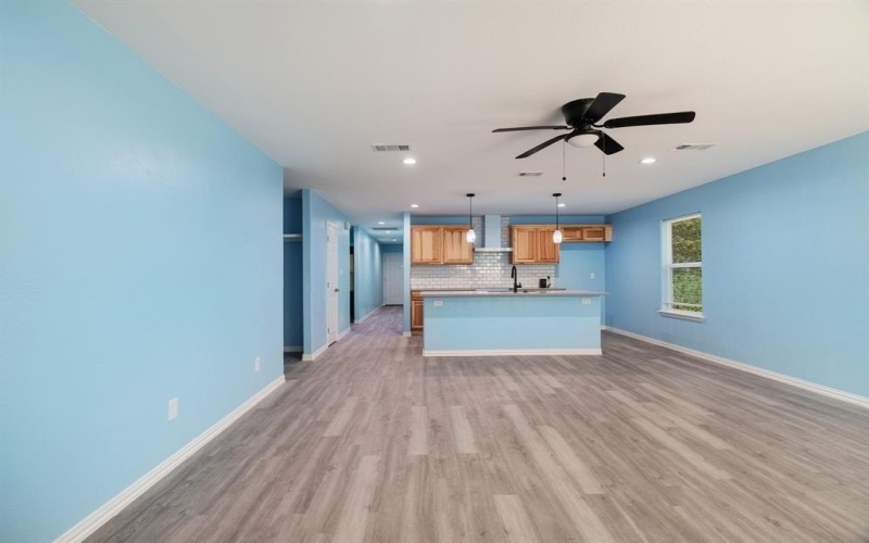 610 W Austin Street, Paris, TX 75460, 3 Habitaciones Habitaciones , ,2 BañosBaños,Residential,En Venta,610 W Austin Street,0,21061512