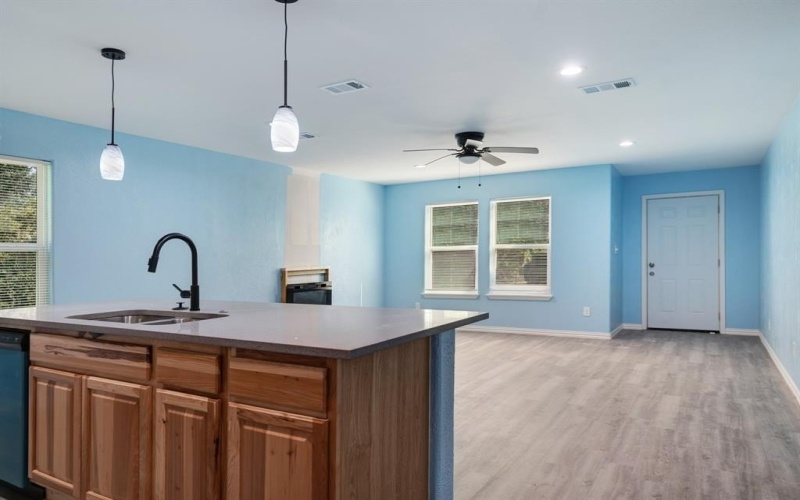 610 W Austin Street, Paris, TX 75460, 3 Habitaciones Habitaciones , ,2 BañosBaños,Residential,En Venta,610 W Austin Street,0,21061512