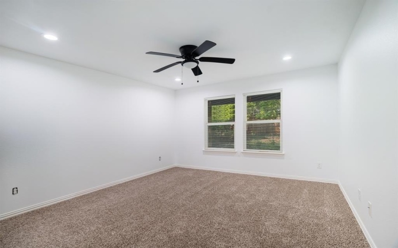 610 W Austin Street, Paris, TX 75460, 3 Habitaciones Habitaciones , ,2 BañosBaños,Residential,En Venta,610 W Austin Street,0,21061512