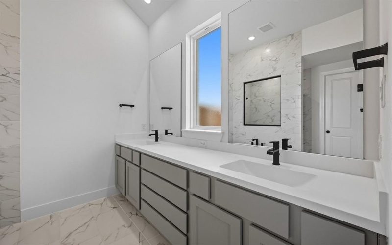 552 Station Drive, Waxahachie, TX 75167, 4 Bedrooms Bedrooms, ,3 BathroomsBathrooms,Residential,For Sale,552 Station Drive,0,21062557