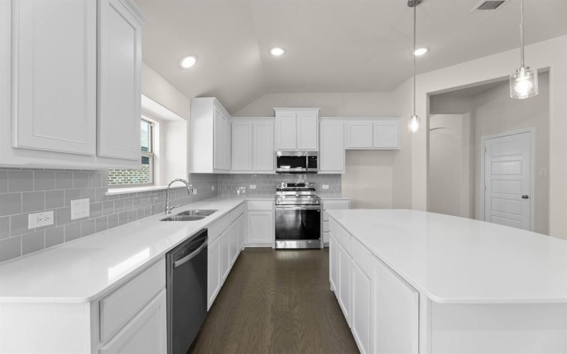 1141 Avery Road, Granbury, TX 76049, 3 Bedrooms Bedrooms, ,2 BathroomsBathrooms,Residential,For Sale,1141 Avery Road,0,21062653