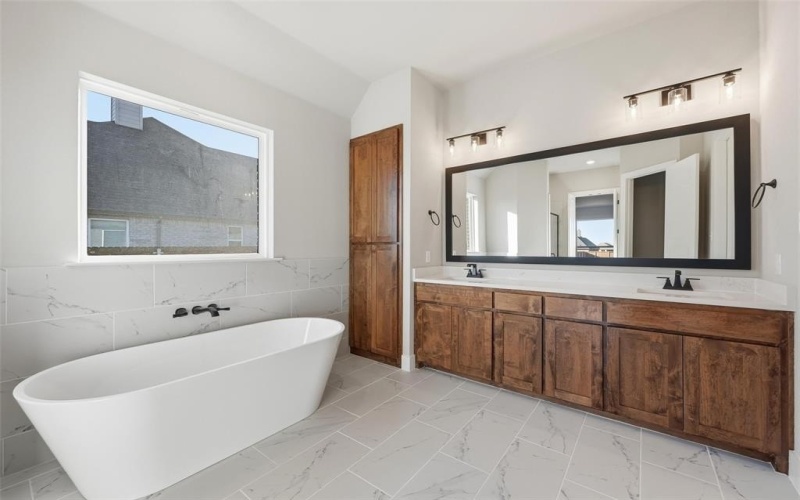 136 Grey Wolf, Godley, TX 76044, 4 Habitaciones Habitaciones , ,3 BañosBaños,Residential,En Venta,136 Grey Wolf,0,21062834