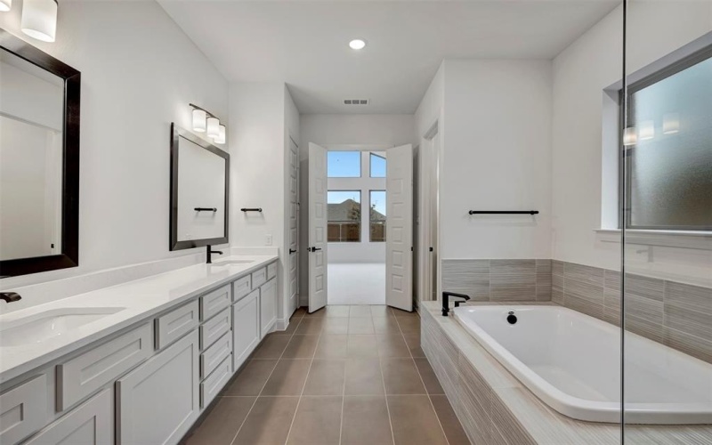 1949 Vantage Drive, Rockwall, TX 75087, 4 Bedrooms Bedrooms, ,3 BathroomsBathrooms,Residential,For Sale,1949 Vantage Drive,0,21063009