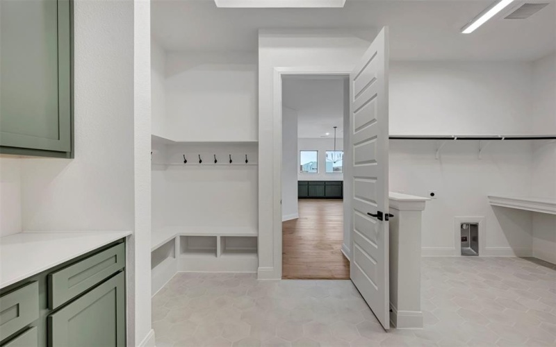 1949 Vantage Drive, Rockwall, TX 75087, 4 Bedrooms Bedrooms, ,3 BathroomsBathrooms,Residential,For Sale,1949 Vantage Drive,0,21063009