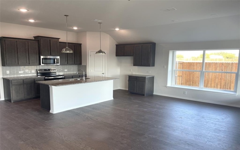 329 Los Llanos Road, Granbury, TX 76048, 3 Habitaciones Habitaciones , ,2 BañosBaños,Residential,En Venta,329 Los Llanos Road,0,21063317