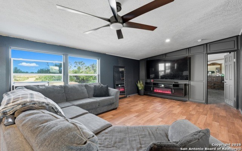 2469 County Road 124, Floresville, TX 78114, 5 Bedrooms Bedrooms, ,3 BathroomsBathrooms,Residential,For Sale,2469 County Road 124,0,1908612