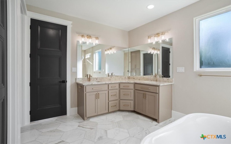 109 Cumberland Drive, Belton, TX 76513, 4 Habitaciones Habitaciones , ,5 BañosBaños,Residential,En Venta,109 Cumberland Drive,0,591377