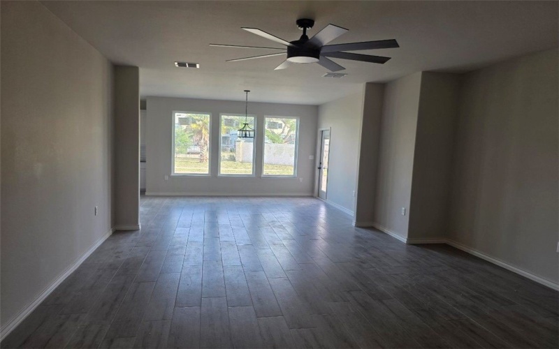 710 Mereet Drive, Corpus Christi, TX 78418, 4 Habitaciones Habitaciones , ,3 BañosBaños,Residential,En Venta,710 Mereet Drive,0,465148