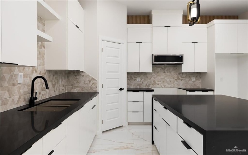 8104 N 51st Street N, McAllen, TX 78504, 3 Habitaciones Habitaciones , ,3 BañosBaños,Residential,En Venta,8104 N 51st Street N,0,481307