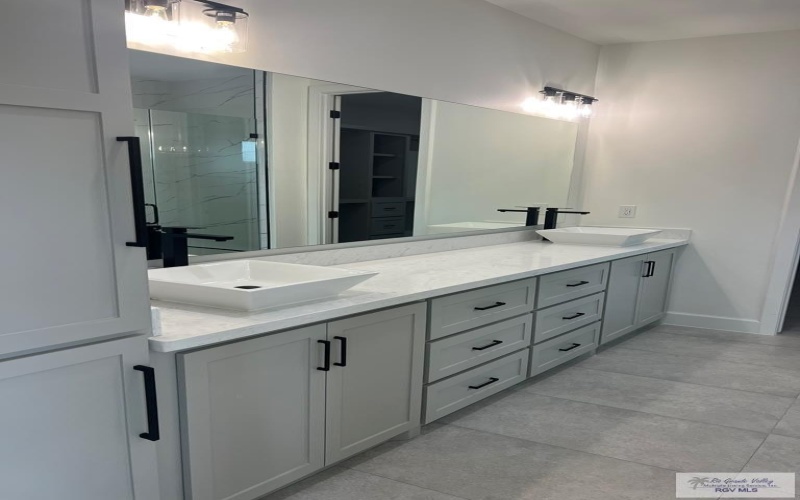 3714 WHITE ROCK CIRCLE, HARLINGEN, TX 78550, 4 Bedrooms Bedrooms, ,5 BathroomsBathrooms,Residential,For Sale,3714 WHITE ROCK CIRCLE,0,29768604