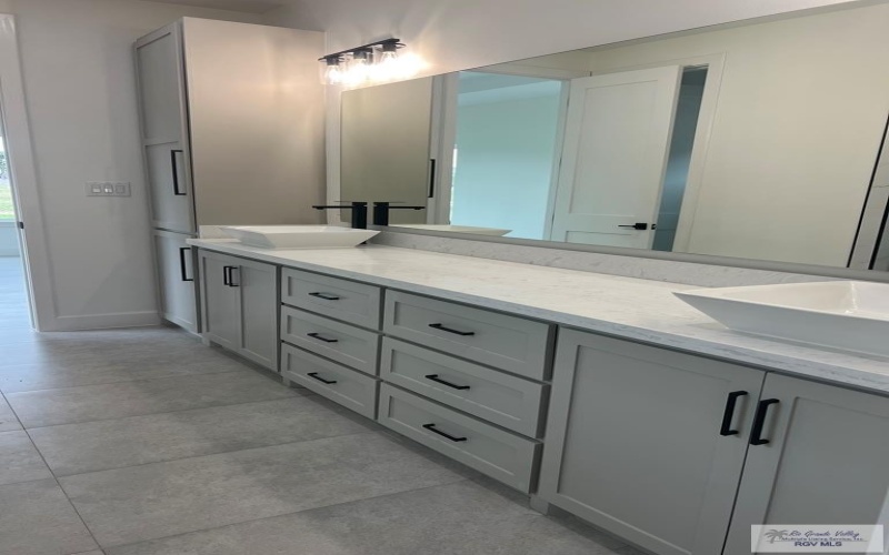 3714 WHITE ROCK CIRCLE, HARLINGEN, TX 78550, 4 Bedrooms Bedrooms, ,5 BathroomsBathrooms,Residential,For Sale,3714 WHITE ROCK CIRCLE,0,29768604