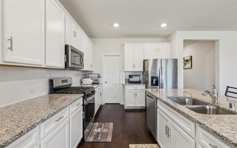 1404 Etosha, Royse City, TX 75189, 4 Bedrooms Bedrooms, ,2 BathroomsBathrooms,Residential,For Sale,1404 Etosha,0,21054946