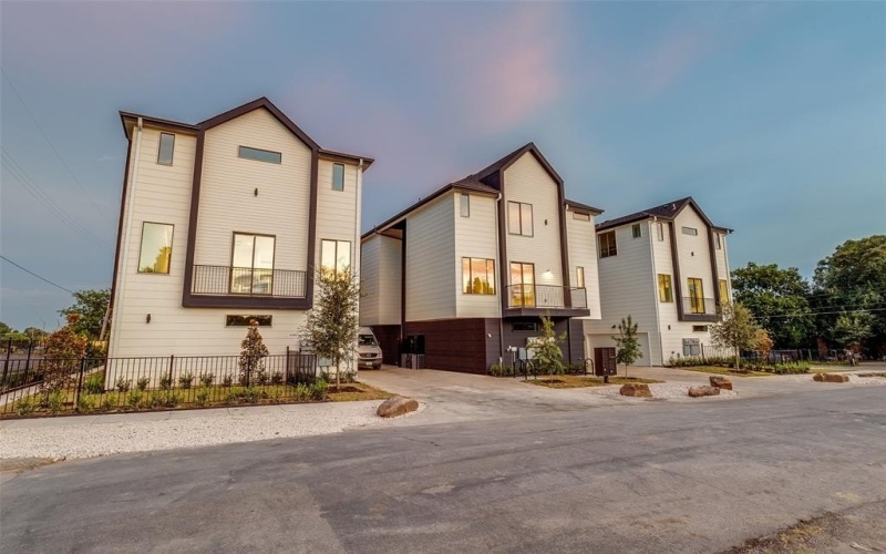 3308 Birmingham Avenue #A1, Dallas, TX 75210, 2 Habitaciones Habitaciones , ,2 BañosBaños,Residential,En Venta,3308 Birmingham Avenue,0,21055594