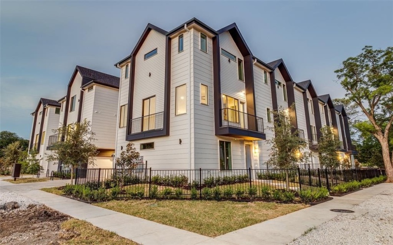 3308 Birmingham Avenue #A1, Dallas, TX 75210, 2 Habitaciones Habitaciones , ,2 BañosBaños,Residential,En Venta,3308 Birmingham Avenue,0,21055594