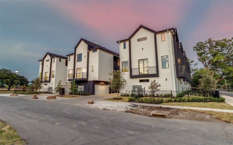 3308 Birmingham Avenue #A1, Dallas, TX 75210, 2 Habitaciones Habitaciones , ,2 BañosBaños,Residential,En Venta,3308 Birmingham Avenue,0,21055594