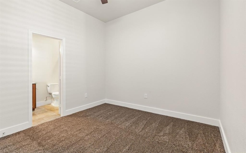 411 Henderson Street, Bonham, TX 75418, 3 Habitaciones Habitaciones , ,2 BañosBaños,Residential,En Venta,411 Henderson Street,0,21055799