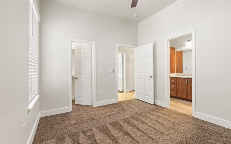 411 Henderson Street, Bonham, TX 75418, 3 Habitaciones Habitaciones , ,2 BañosBaños,Residential,En Venta,411 Henderson Street,0,21055799