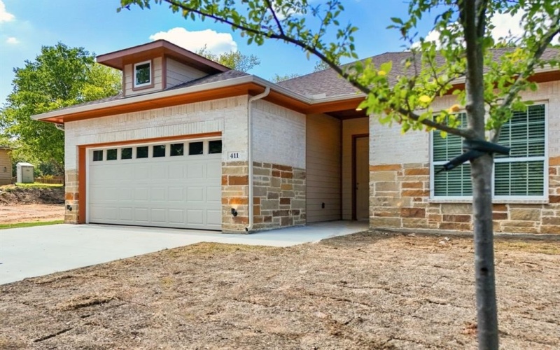 411 Henderson Street, Bonham, TX 75418, 3 Habitaciones Habitaciones , ,2 BañosBaños,Residential,En Venta,411 Henderson Street,0,21055799