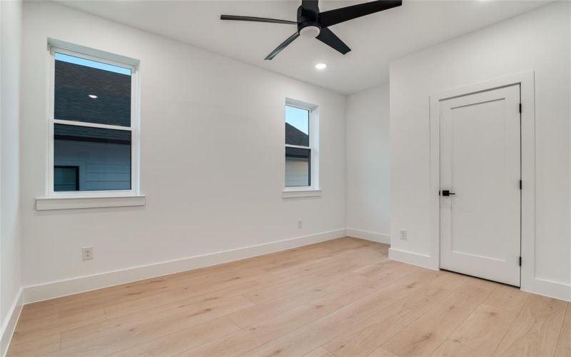 404 Parkview Avenue, Dallas, TX 75223, 3 Bedrooms Bedrooms, ,2 BathroomsBathrooms,Residential,For Sale,404 Parkview Avenue,0,21059062