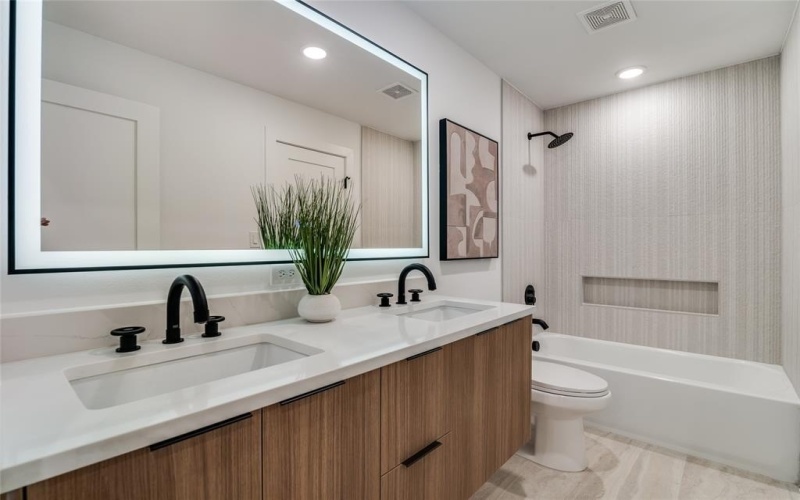 404 Parkview Avenue, Dallas, TX 75223, 3 Bedrooms Bedrooms, ,2 BathroomsBathrooms,Residential,For Sale,404 Parkview Avenue,0,21059062