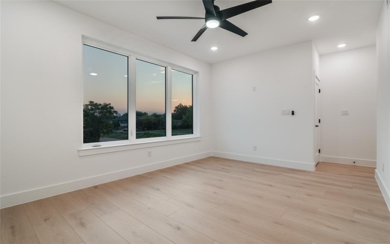 404 Parkview Avenue, Dallas, TX 75223, 3 Bedrooms Bedrooms, ,2 BathroomsBathrooms,Residential,For Sale,404 Parkview Avenue,0,21059062
