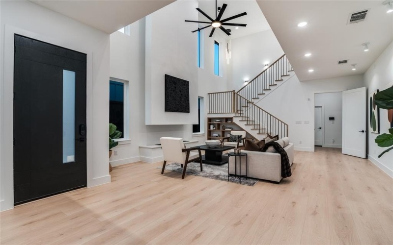 404 Parkview Avenue, Dallas, TX 75223, 3 Bedrooms Bedrooms, ,2 BathroomsBathrooms,Residential,For Sale,404 Parkview Avenue,0,21059062