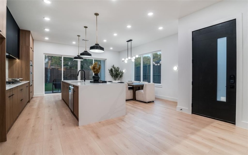 404 Parkview Avenue, Dallas, TX 75223, 3 Bedrooms Bedrooms, ,2 BathroomsBathrooms,Residential,For Sale,404 Parkview Avenue,0,21059062