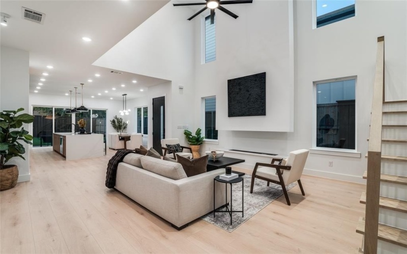404 Parkview Avenue, Dallas, TX 75223, 3 Bedrooms Bedrooms, ,2 BathroomsBathrooms,Residential,For Sale,404 Parkview Avenue,0,21059062