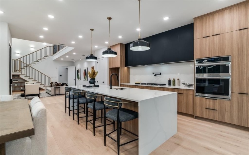 404 Parkview Avenue, Dallas, TX 75223, 3 Bedrooms Bedrooms, ,2 BathroomsBathrooms,Residential,For Sale,404 Parkview Avenue,0,21059062