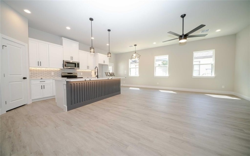 101 S Getzendaner Street, Waxahachie, TX 75165, 4 Habitaciones Habitaciones , ,2 BañosBaños,Residential,En Venta,101 S Getzendaner Street,0,21061650